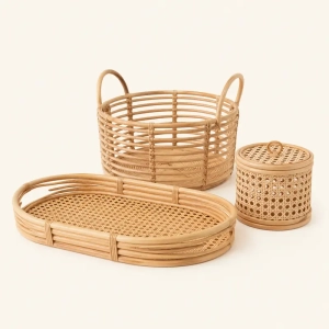 Cesta, bandeja y caja artesanal elaboradas con ratán natural